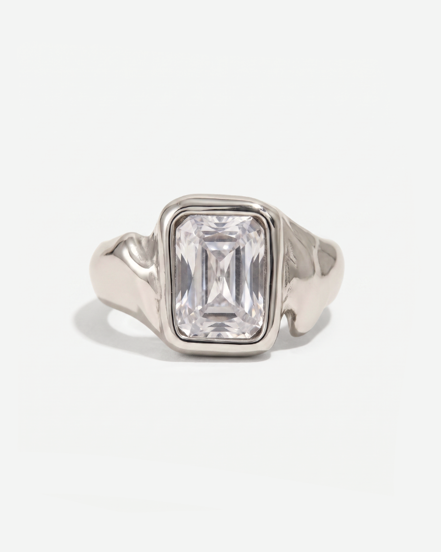 Nadia Ring