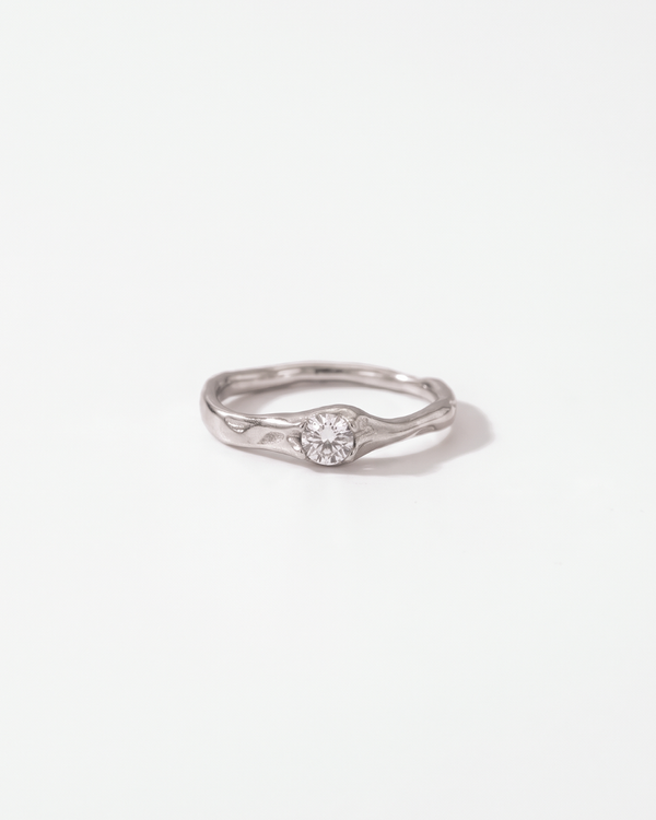 Kim - Dainty solitaire ring - Stainless steel